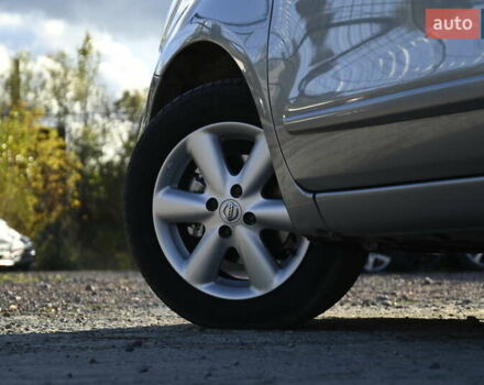 Сірий Ніссан Ноут, об'ємом двигуна 1.6 л та пробігом 198 тис. км за 5150 $, фото 7 на Automoto.ua