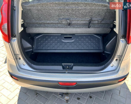 Серый Ниссан Ноут, объемом двигателя 1.6 л и пробегом 200 тыс. км за 5400 $, фото 13 на Automoto.ua