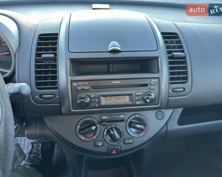 Серый Ниссан Ноут, объемом двигателя 1.6 л и пробегом 165 тыс. км за 6300 $, фото 16 на Automoto.ua