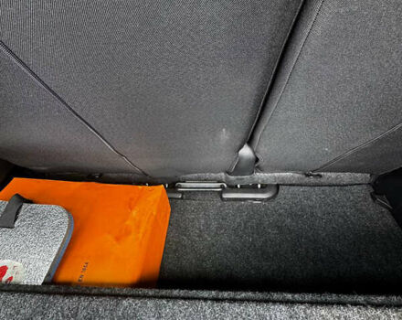 Серый Ниссан Ноут, объемом двигателя 1.6 л и пробегом 255 тыс. км за 6200 $, фото 10 на Automoto.ua