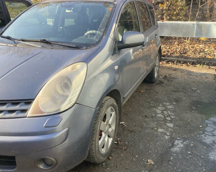 Серый Ниссан Ноут, объемом двигателя 1.6 л и пробегом 220 тыс. км за 6300 $, фото 2 на Automoto.ua