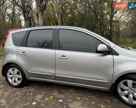 Серый Ниссан Ноут, объемом двигателя 1.6 л и пробегом 205 тыс. км за 6500 $, фото 3 на Automoto.ua