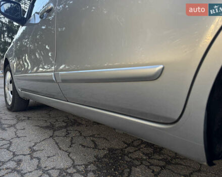 Сірий Ніссан Ноут, об'ємом двигуна 1.4 л та пробігом 178 тис. км за 4950 $, фото 8 на Automoto.ua