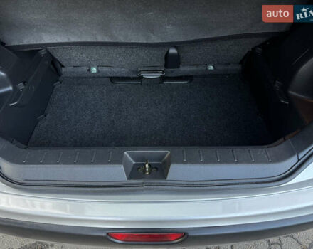 Серый Ниссан Ноут, объемом двигателя 1.4 л и пробегом 178 тыс. км за 4950 $, фото 18 на Automoto.ua