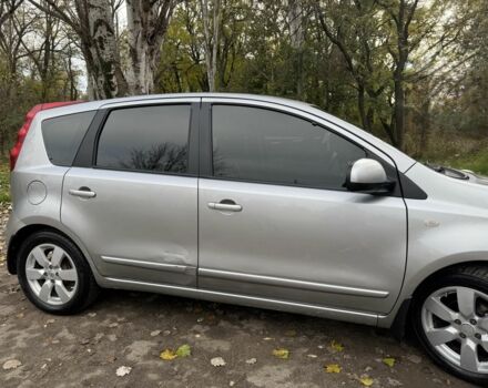 Серый Ниссан Ноут, объемом двигателя 1.6 л и пробегом 205 тыс. км за 6500 $, фото 2 на Automoto.ua