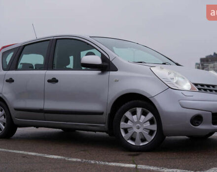 Серый Ниссан Ноут, объемом двигателя 1.6 л и пробегом 215 тыс. км за 6000 $, фото 2 на Automoto.ua