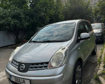 Серый Ниссан Ноут, объемом двигателя 1.6 л и пробегом 255 тыс. км за 6200 $, фото 1 на Automoto.ua