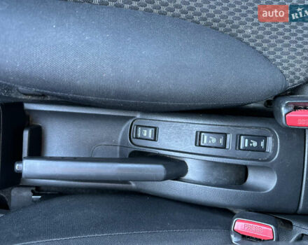 Серый Ниссан Ноут, объемом двигателя 1.6 л и пробегом 165 тыс. км за 6300 $, фото 19 на Automoto.ua