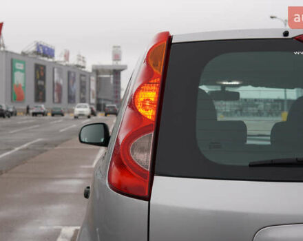 Серый Ниссан Ноут, объемом двигателя 1.6 л и пробегом 215 тыс. км за 6000 $, фото 16 на Automoto.ua