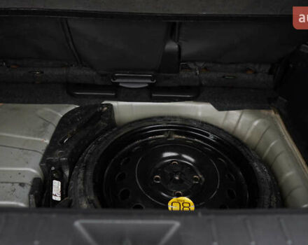 Серый Ниссан Ноут, объемом двигателя 1.6 л и пробегом 215 тыс. км за 6000 $, фото 44 на Automoto.ua