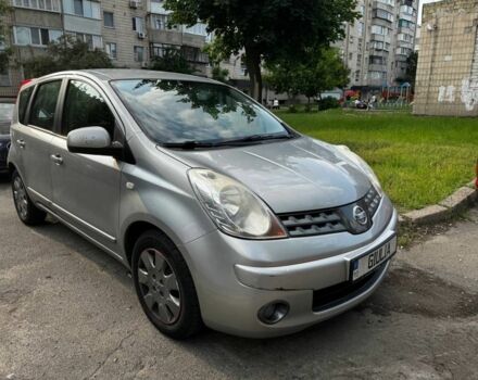 Сірий Ніссан Ноут, об'ємом двигуна 1.6 л та пробігом 255 тис. км за 6200 $, фото 1 на Automoto.ua