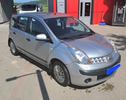 Серый Ниссан Ноут, объемом двигателя 1.5 л и пробегом 300 тыс. км за 2100 $, фото 4 на Automoto.ua