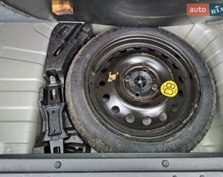 Серый Ниссан Ноут, объемом двигателя 1.4 л и пробегом 249 тыс. км за 4700 $, фото 18 на Automoto.ua