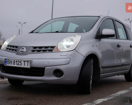Серый Ниссан Ноут, объемом двигателя 1.6 л и пробегом 215 тыс. км за 6000 $, фото 7 на Automoto.ua
