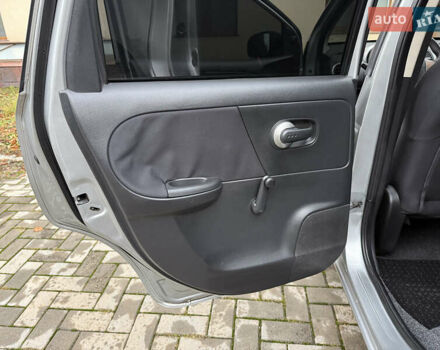 Серый Ниссан Ноут, объемом двигателя 1.4 л и пробегом 142 тыс. км за 4800 $, фото 40 на Automoto.ua