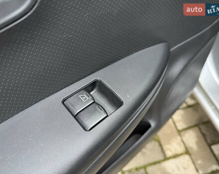 Серый Ниссан Ноут, объемом двигателя 1.4 л и пробегом 142 тыс. км за 4800 $, фото 31 на Automoto.ua