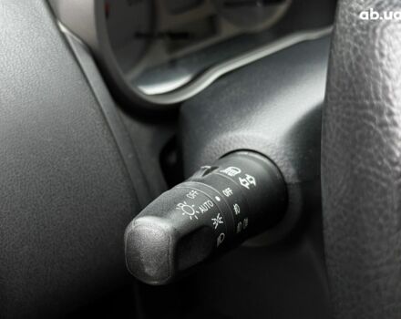 Серый Ниссан Ноут, объемом двигателя 1.6 л и пробегом 127 тыс. км за 5890 $, фото 17 на Automoto.ua