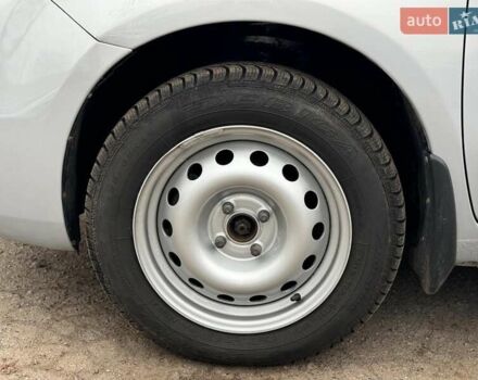 Сірий Ніссан Ноут, об'ємом двигуна 1.4 л та пробігом 137 тис. км за 4990 $, фото 9 на Automoto.ua