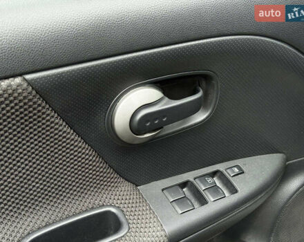Сірий Ніссан Ноут, об'ємом двигуна 1.6 л та пробігом 127 тис. км за 5890 $, фото 14 на Automoto.ua