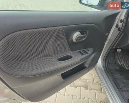 Сірий Ніссан Ноут, об'ємом двигуна 1.6 л та пробігом 230 тис. км за 5800 $, фото 8 на Automoto.ua