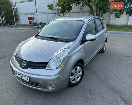 Серый Ниссан Ноут, объемом двигателя 1.6 л и пробегом 250 тыс. км за 5800 $, фото 5 на Automoto.ua