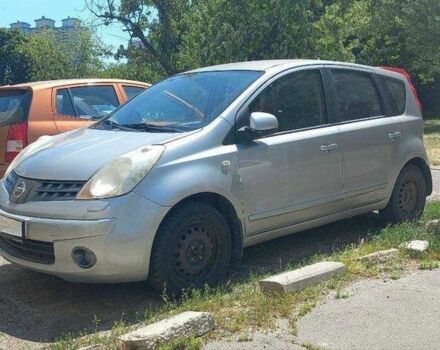 Серый Ниссан Ноут, объемом двигателя 1.6 л и пробегом 63 тыс. км за 5300 $, фото 2 на Automoto.ua