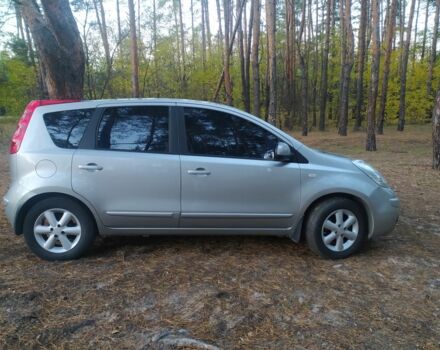 Серый Ниссан Ноут, объемом двигателя 1.6 л и пробегом 177 тыс. км за 5400 $, фото 3 на Automoto.ua