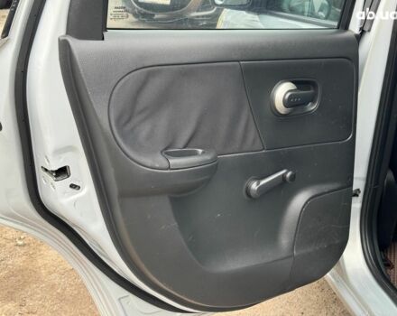 Сірий Ніссан Ноут, об'ємом двигуна 1.4 л та пробігом 137 тис. км за 4990 $, фото 14 на Automoto.ua