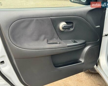 Сірий Ніссан Ноут, об'ємом двигуна 1.4 л та пробігом 137 тис. км за 4990 $, фото 10 на Automoto.ua