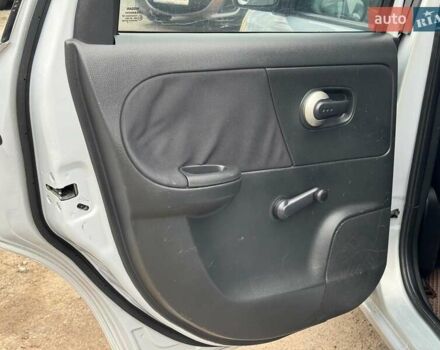 Сірий Ніссан Ноут, об'ємом двигуна 1.4 л та пробігом 137 тис. км за 4990 $, фото 14 на Automoto.ua