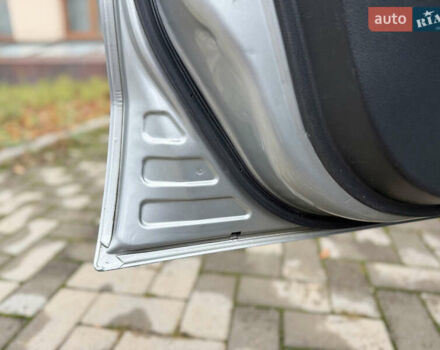 Серый Ниссан Ноут, объемом двигателя 1.4 л и пробегом 142 тыс. км за 5200 $, фото 42 на Automoto.ua