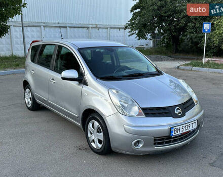 Серый Ниссан Ноут, объемом двигателя 1.6 л и пробегом 250 тыс. км за 5800 $, фото 4 на Automoto.ua