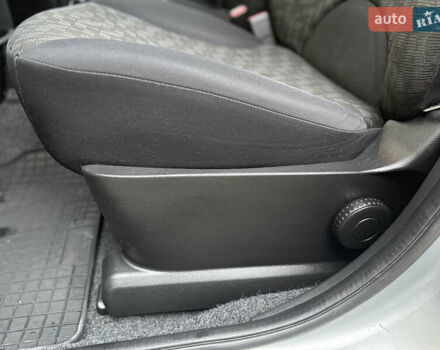 Серый Ниссан Ноут, объемом двигателя 1.4 л и пробегом 142 тыс. км за 5200 $, фото 39 на Automoto.ua