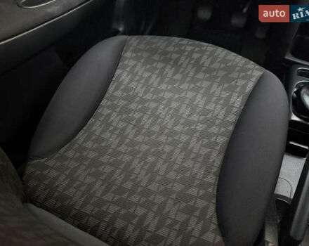 Серый Ниссан Ноут, объемом двигателя 1.4 л и пробегом 142 тыс. км за 5200 $, фото 56 на Automoto.ua