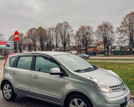 Серый Ниссан Ноут, объемом двигателя 1.6 л и пробегом 122 тыс. км за 6990 $, фото 2 на Automoto.ua