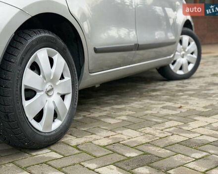 Серый Ниссан Ноут, объемом двигателя 1.4 л и пробегом 142 тыс. км за 5200 $, фото 34 на Automoto.ua