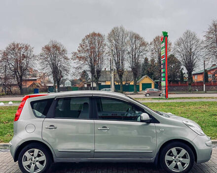 Серый Ниссан Ноут, объемом двигателя 1.6 л и пробегом 122 тыс. км за 6990 $, фото 3 на Automoto.ua