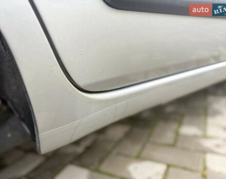 Серый Ниссан Ноут, объемом двигателя 1.4 л и пробегом 142 тыс. км за 4800 $, фото 17 на Automoto.ua