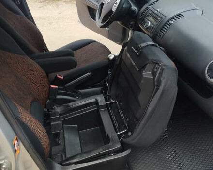 Серый Ниссан Ноут, объемом двигателя 1.4 л и пробегом 176 тыс. км за 4500 $, фото 13 на Automoto.ua