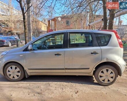 Сірий Ніссан Ноут, об'ємом двигуна 1.39 л та пробігом 138 тис. км за 8000 $, фото 5 на Automoto.ua