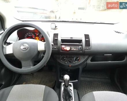 Сірий Ніссан Ноут, об'ємом двигуна 1.39 л та пробігом 138 тис. км за 8000 $, фото 7 на Automoto.ua