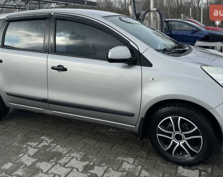 Серый Ниссан Ноут, объемом двигателя 1.4 л и пробегом 126 тыс. км за 6200 $, фото 5 на Automoto.ua