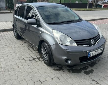 Серый Ниссан Ноут, объемом двигателя 1.4 л и пробегом 305 тыс. км за 4500 $, фото 1 на Automoto.ua