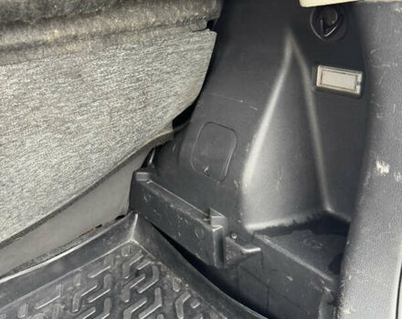 Сірий Ніссан Ноут, об'ємом двигуна 1.39 л та пробігом 128 тис. км за 6000 $, фото 5 на Automoto.ua