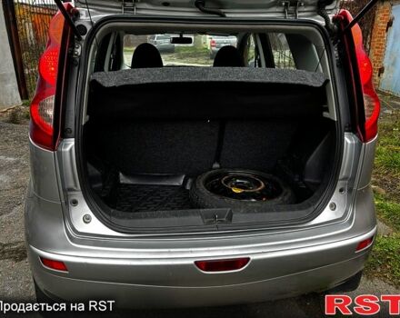 Сірий Ніссан Ноут, об'ємом двигуна 1.4 л та пробігом 210 тис. км за 6500 $, фото 4 на Automoto.ua