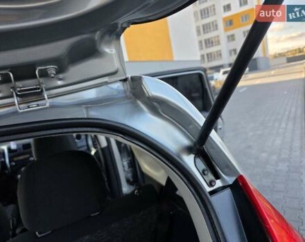 Сірий Ніссан Ноут, об'ємом двигуна 1.6 л та пробігом 149 тис. км за 7500 $, фото 50 на Automoto.ua