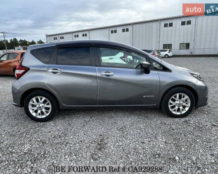 Сірий Ніссан Ноут, об'ємом двигуна 1.2 л та пробігом 31 тис. км за 12000 $, фото 5 на Automoto.ua