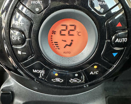 Сірий Ніссан Ноут, об'ємом двигуна 1.2 л та пробігом 68 тис. км за 12500 $, фото 20 на Automoto.ua