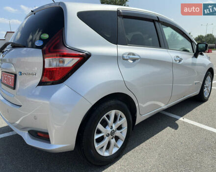 Сірий Ніссан Ноут, об'ємом двигуна 1.2 л та пробігом 68 тис. км за 12500 $, фото 4 на Automoto.ua