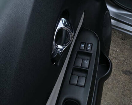 Серый Ниссан Ноут, объемом двигателя 1.2 л и пробегом 48 тыс. км за 14000 $, фото 7 на Automoto.ua